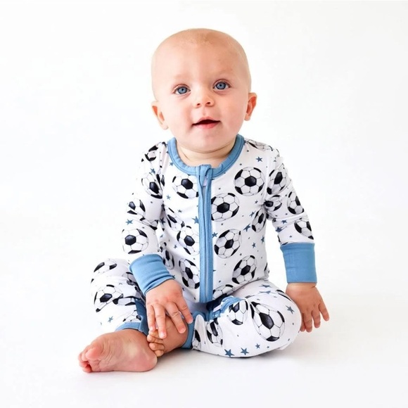 Posh Peanut Convertible Zip One Piece Soccer Print Size 0-3 Months - Picture 1 of 5